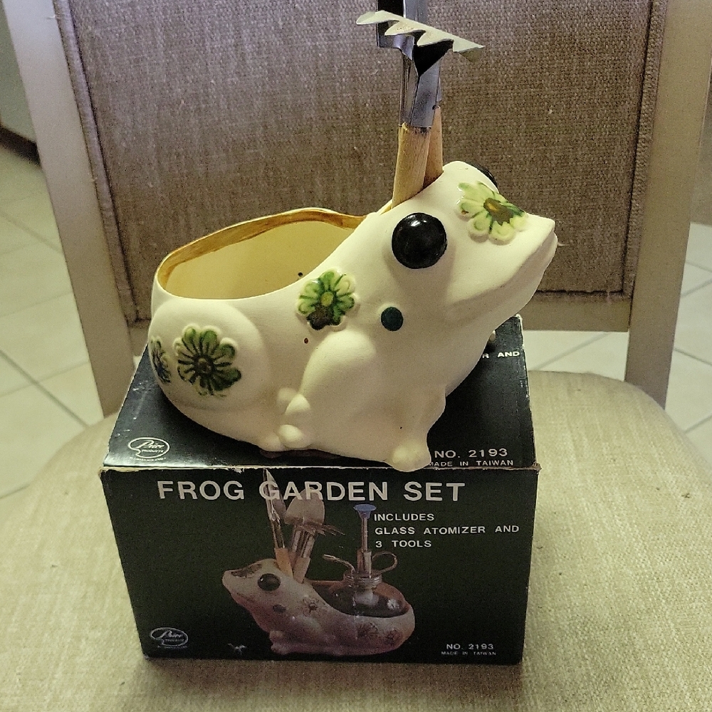 Frog Garden Set with Tools